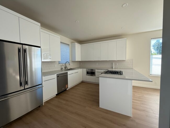 Photo - 2212 Emerson Dr (Eugene, OR) Townhome