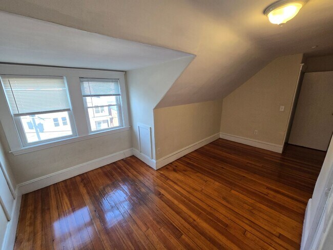 Foto del edificio - 8-10 Howard St