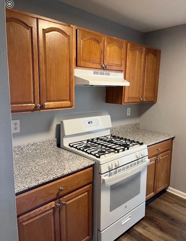 Foto del edificio - RIVERSIDE CHATEAU ASSOCIATES LP