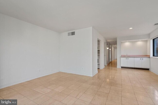 Foto del edificio - 1117 New Hampshire Ave NW