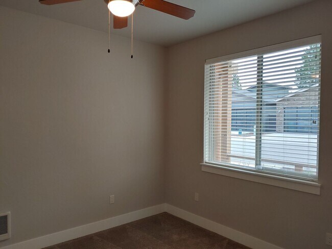 Foto del edificio - Beautiful Low Maintenance Home in Gated Co...