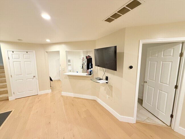 Foto del edificio - 8318 Bluebird Way