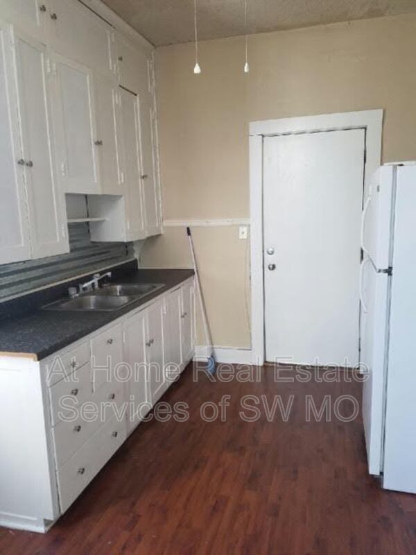 Primary Photo - 530 W Mt Vernon St