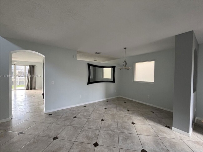 Building Photo - 14670 SW 132nd Ct