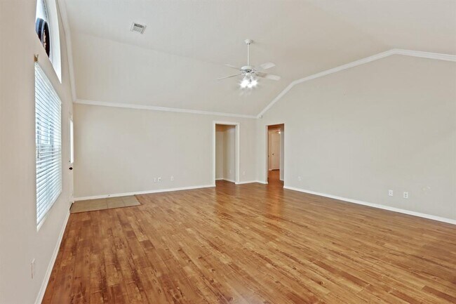Foto del edificio - 15511 Fir Woods Ln