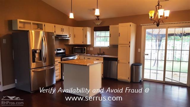 Foto del edificio - 1206 Autumn Leaf Ln