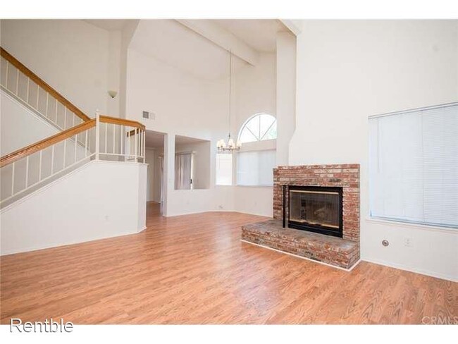 Building Photo - 3 br, 3 bath House - 2477 Norte Vista
