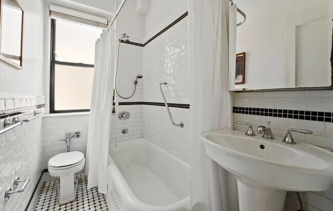 Foto del edificio - 205 W 54th St