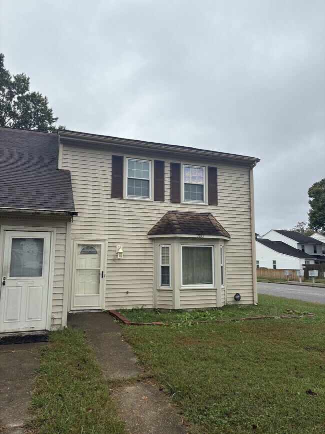 Building Photo - 700 Crystal Springs Ct