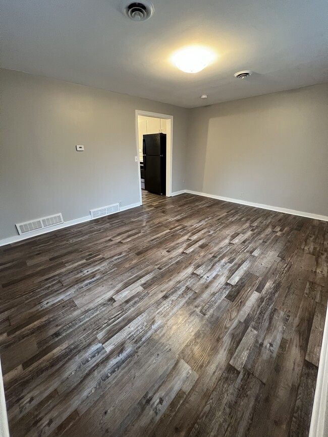 Building Photo - 578 Ridge Rd