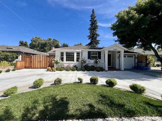 Building Photo - Willow Glen Rental