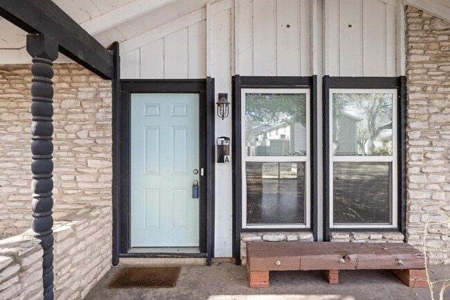 Building Photo - 3201 Mossrock Dr