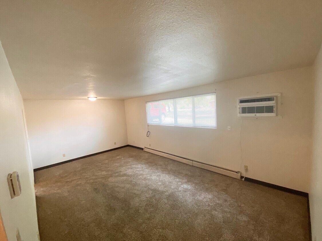 Building Photo - 2922 7th St N