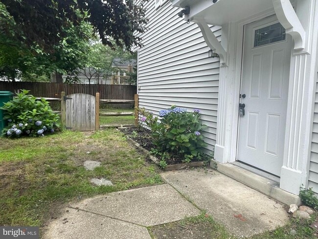 Building Photo - 5005 Vane Ct