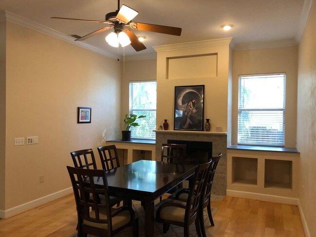 Building Photo - 8046 SW 62nd Ln