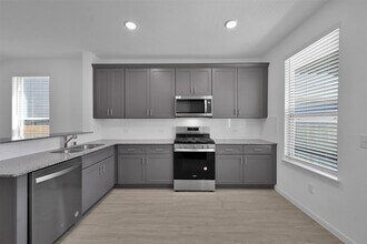 Building Photo - 326 Maple Bark Trl