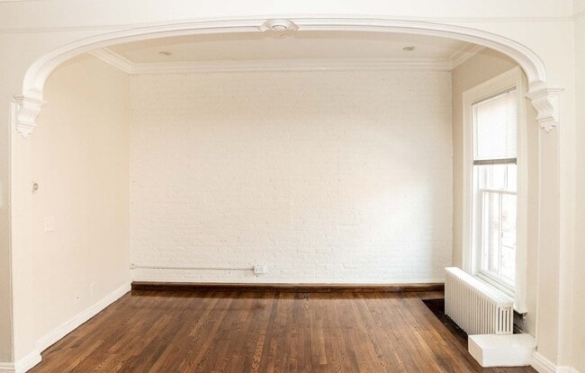 Building Photo - 42 Rutland Sq