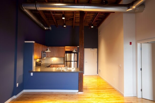 Building Photo - 425 N Prince St