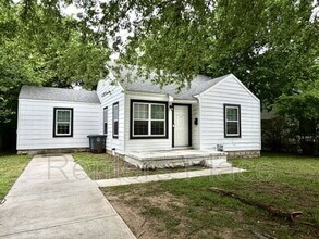 Building Photo - 707 N Florence Pl