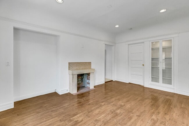 Building Photo - 1492 W 28th St