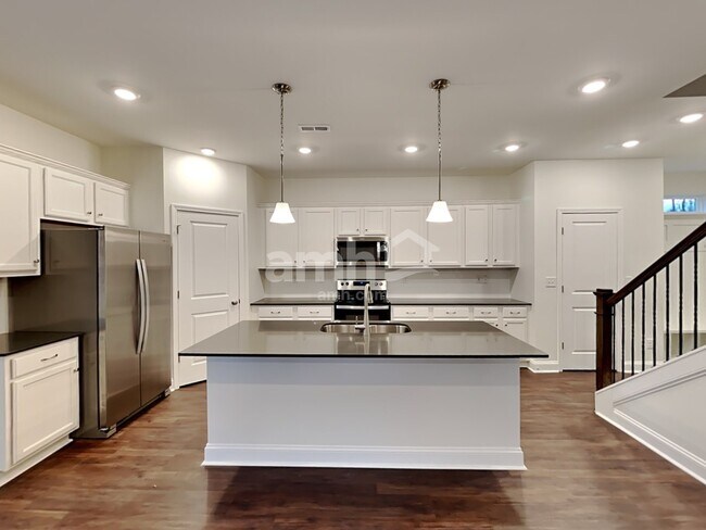 Foto del edificio - 576 Rivermist Drive