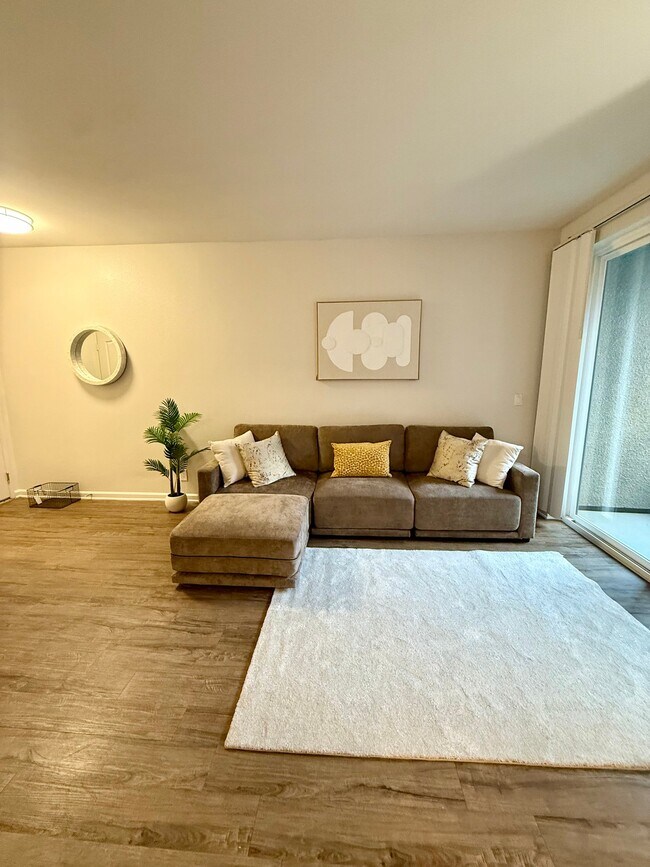 Building Photo - 13603 Marina Pointe Dr