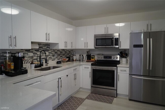 Foto del edificio - 3 br, 2.5 bath House - Pembroke Pointe