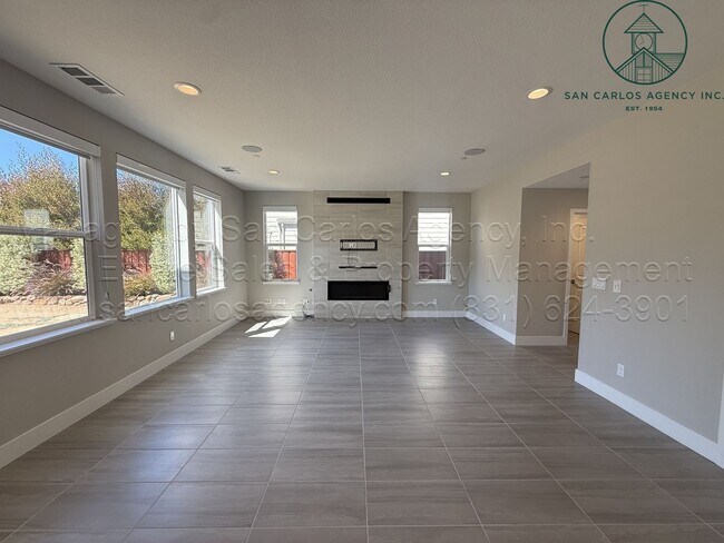 Building Photo - 266 Sandy Gulch Dr