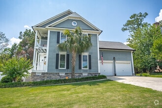 Building Photo - 3 Stagbriar
