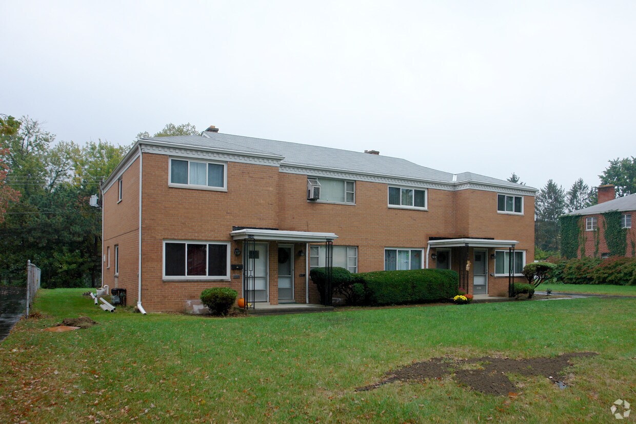 Foto del edificio - 3102-3108 Northwest Blvd