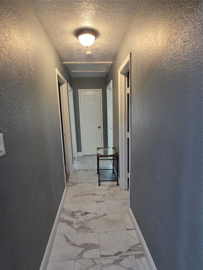 Foto del edificio - 9330 Chesterfield Dr