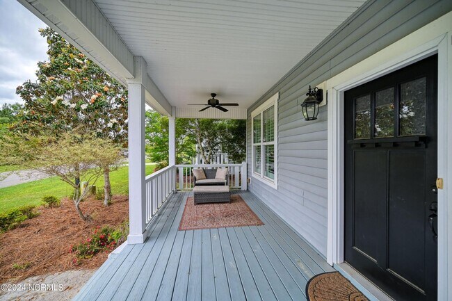 Building Photo - Holly Ridge Bungalow 3/2