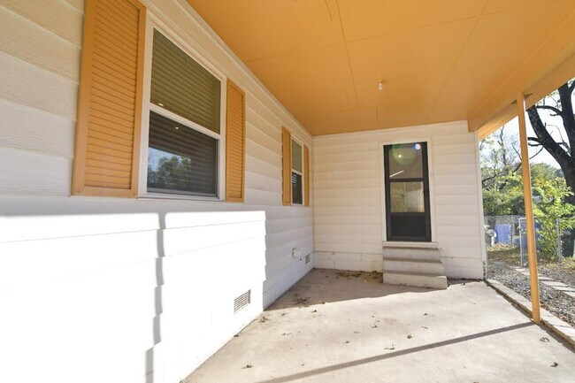 Foto del edificio - 2125 Hairston St