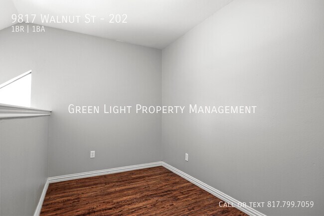 Foto del edificio - 9817 Walnut St