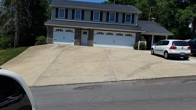Foto del edificio - 1347 Headlee Ave