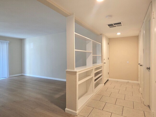 Building Photo - 1643 Maurice Ln