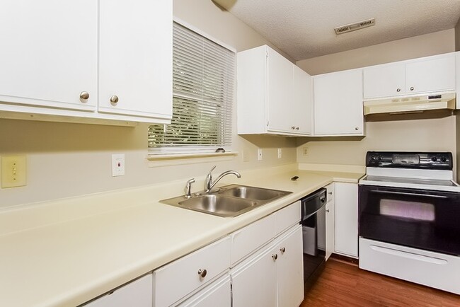Foto del edificio - Lovely 3 Bedroom Home in Madison