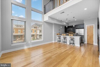 Building Photo - 471 Luray Pl NW