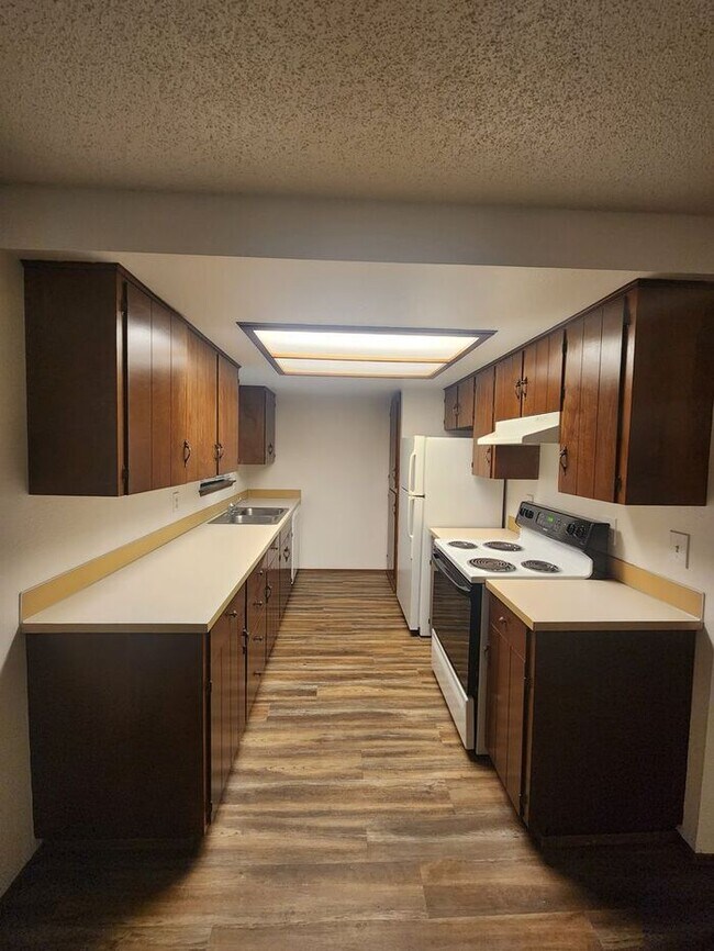 Foto del edificio - Nice 2 Bedroom Duplex in Edgewood!