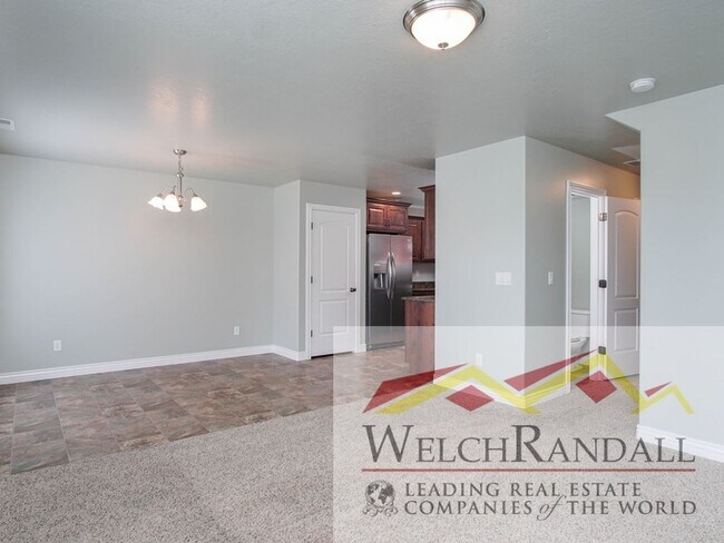 Building Photo - 3 Bedroom Layton Home