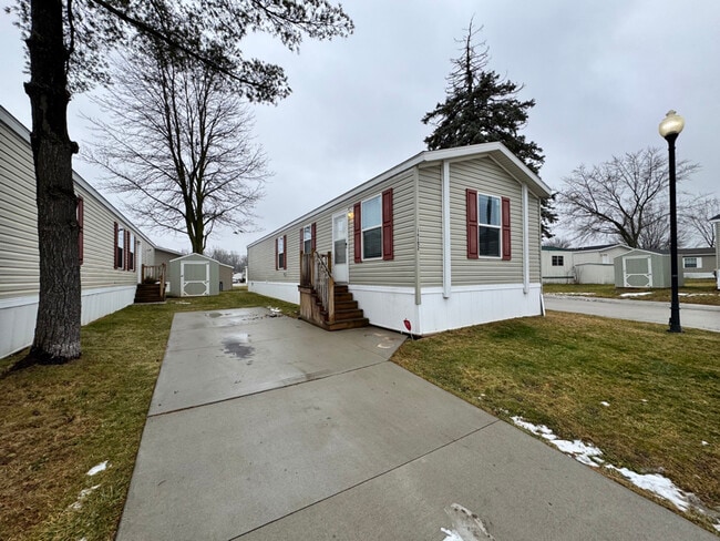 Foto del edificio - 16152 Notre Dame St