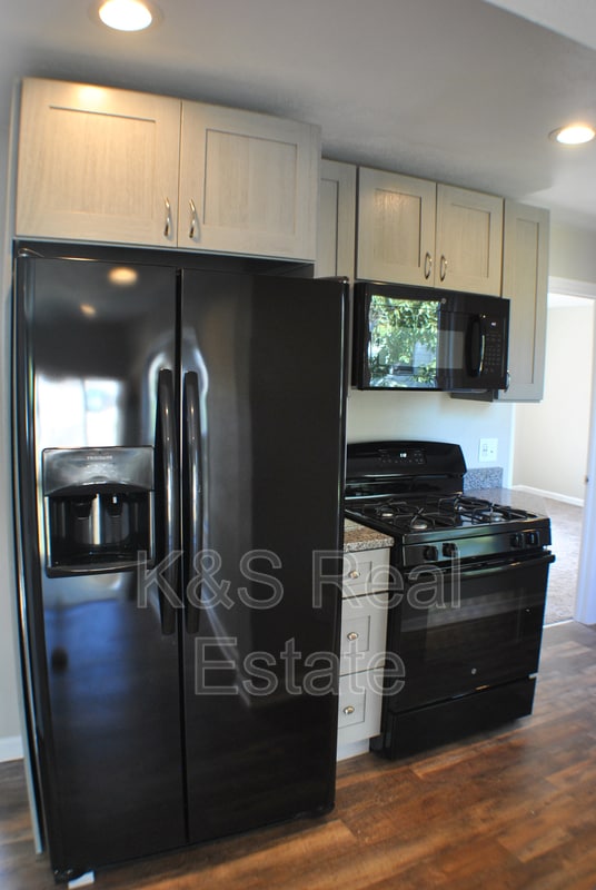 611 Spruce St, Irwin, PA 15642 Condo for Rent in Irwin, PA