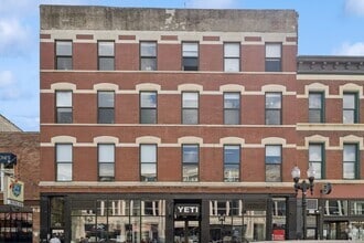 Building Photo - 1572 N Milwaukee Ave