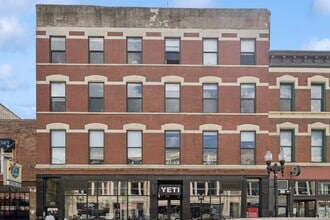 Building Photo - 1572 N Milwaukee Ave