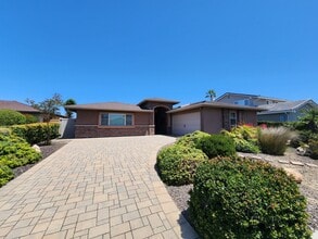 Building Photo - 3240 Mercer Ln