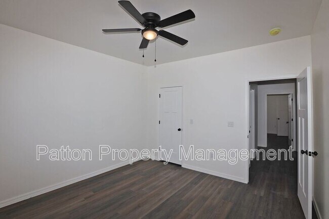 Foto del edificio - 13771 Periwinkle Dr