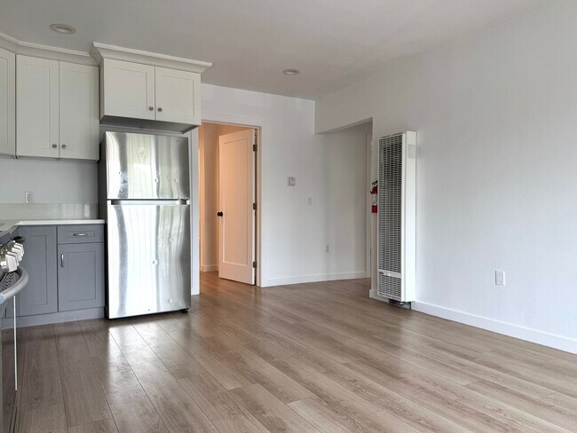 Foto del edificio - 1538 W 30th St