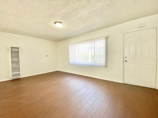 Foto del edificio - 736 E 80th St