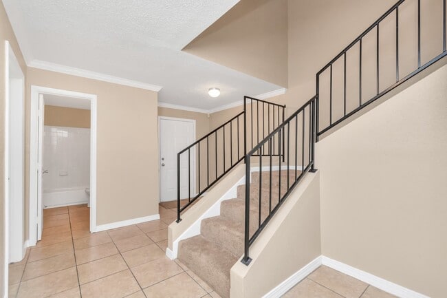 Foto del edificio - 15616 Weldon Dr