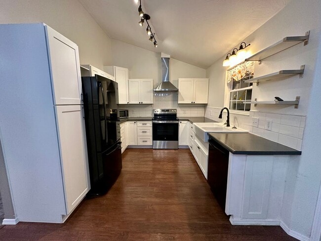 Building Photo - 3 bed 2 bath in Marshfield